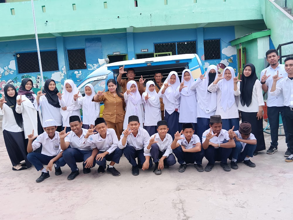 Perpustakaan Madrasah Tsanawiyah Swasta Fathul Islamiyah